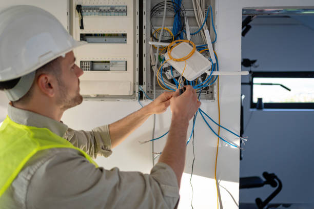 Best Affordable Emergency Electrician  in Laurel, FL